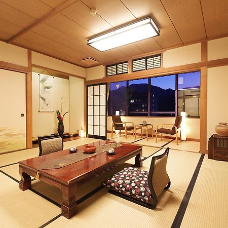 Kotobukiso Hotel Shin'onsen Buitenkant foto