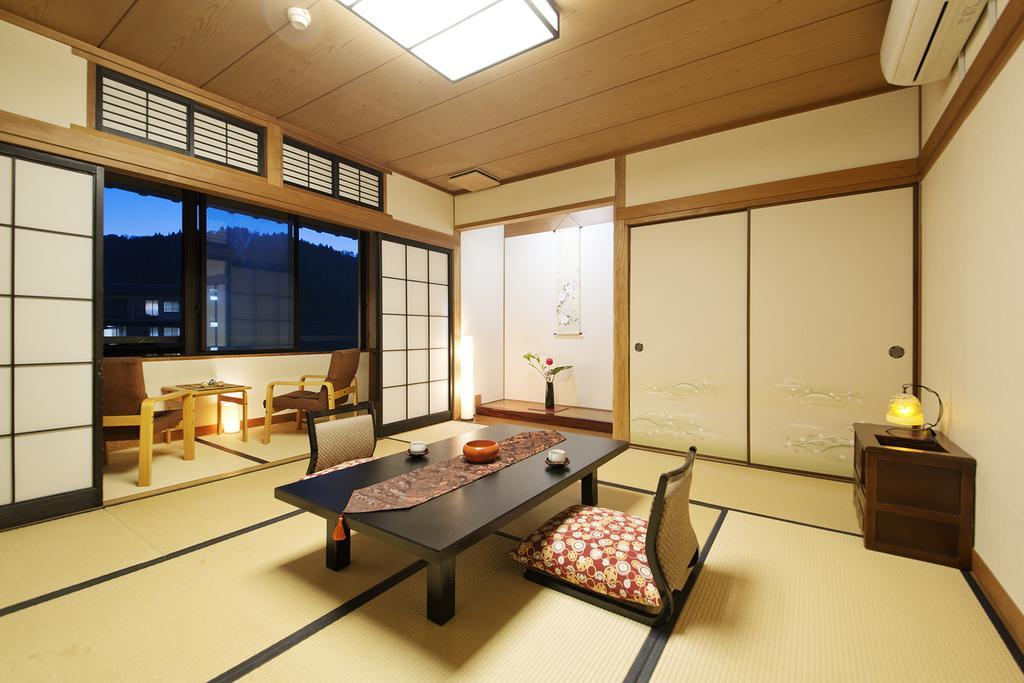 Kotobukiso Hotel Shin'onsen Buitenkant foto