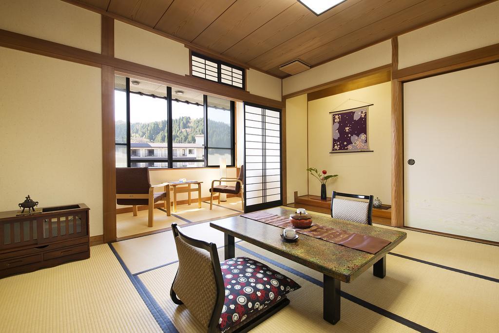 Kotobukiso Hotel Shin'onsen Buitenkant foto